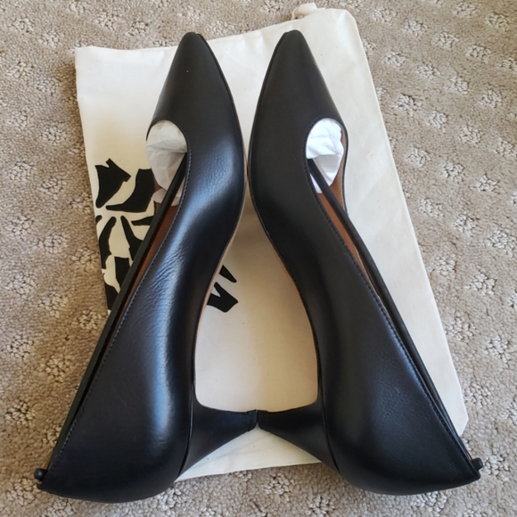 Isabel Marant Paloma Leather Pumps - Picture 5 of 8